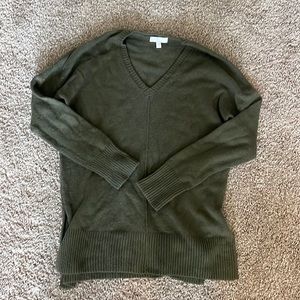Olive Chelsea 28 size medium sweater